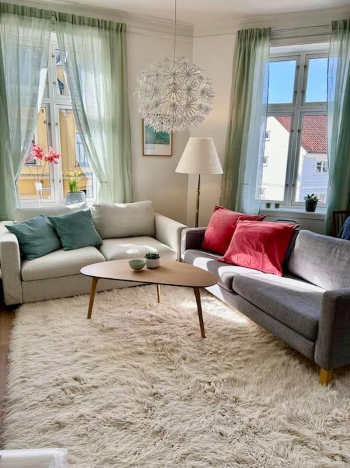 Sentralt Og Romslig I Kristiansand Sentrum Екстер'єр фото